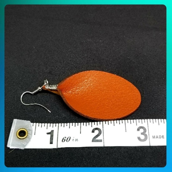 Leather "Leaf/Teardrop" Dangle Earrings - Picture 4 of 4